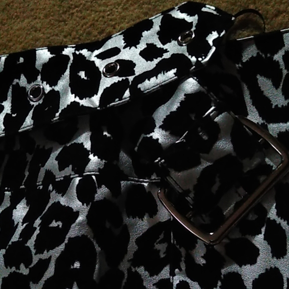 Silver Cheetahprint Mini Skirt - Picture 2 of 4